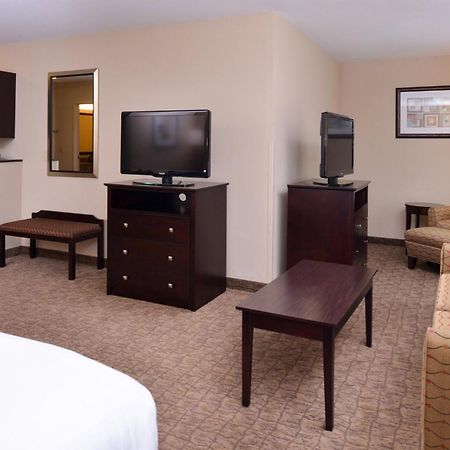 Holiday Inn Express & Suites Fairmont By Ihg Buitenkant foto