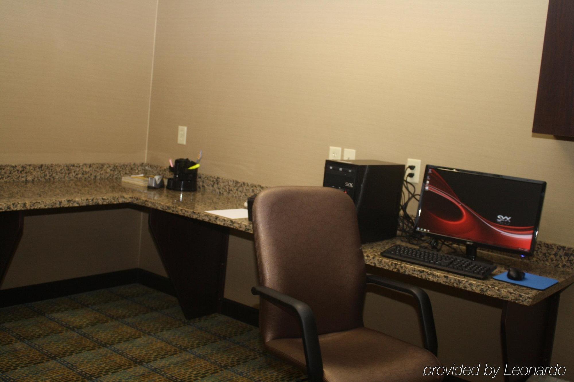 Holiday Inn Express & Suites Fairmont By Ihg Faciliteiten foto