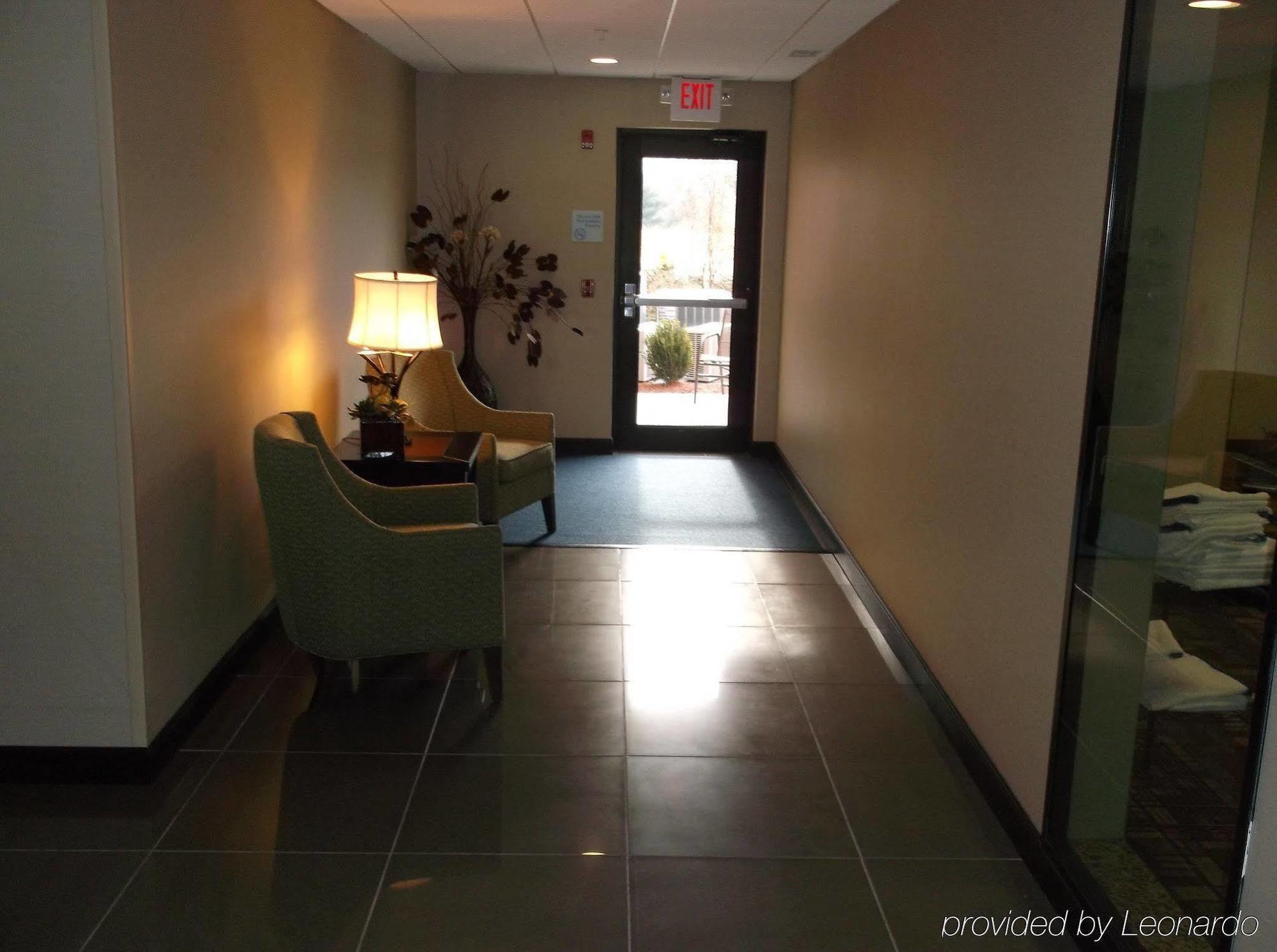Holiday Inn Express & Suites Fairmont By Ihg Buitenkant foto